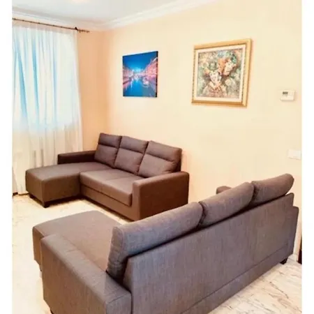 Villa Gran Avenida Jaume 1 *